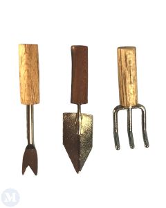 Three Garden Hand Tools (D7061)